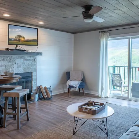 Modern Mountain Escape Villa Gatlinburg Exterior photo