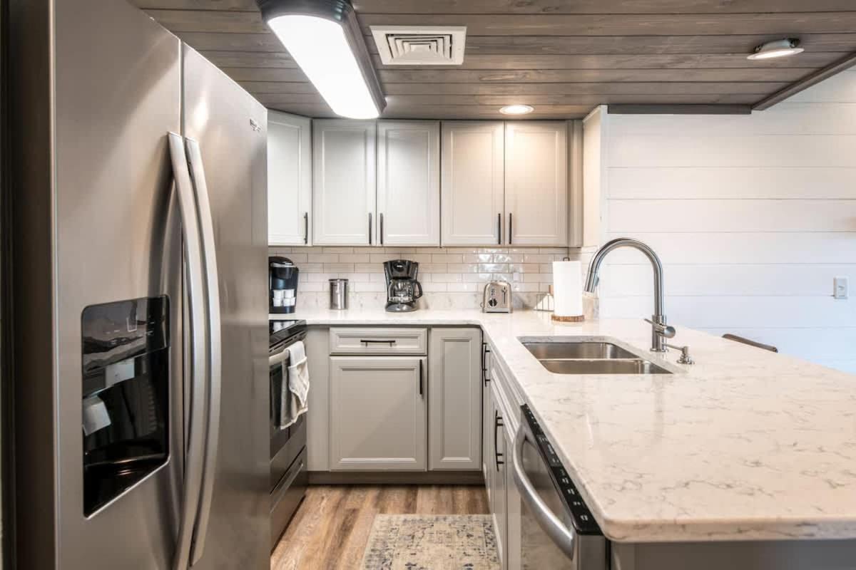 Modern Mountain Escape * Gatlinburg